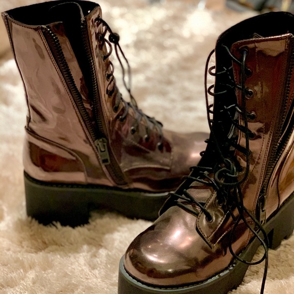 Dolls Kill Shoes - Dolls Kill metallic Combat Boots
